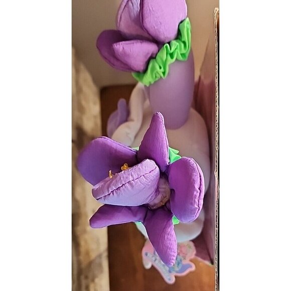 TEA CUP BUNNIES BUNNY HUGS N FLOWERS CANDY VIOLET PARTY TOY WITH BOX Please Read - Picture 8 of 13